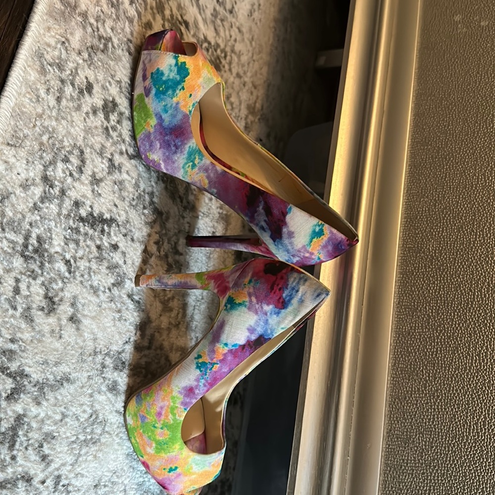 Beautiful peep toe multicolored shoe